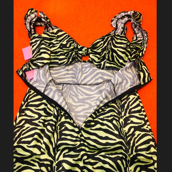 Green & black animal print mini dress made in UK NWT - Picture 9 of 11